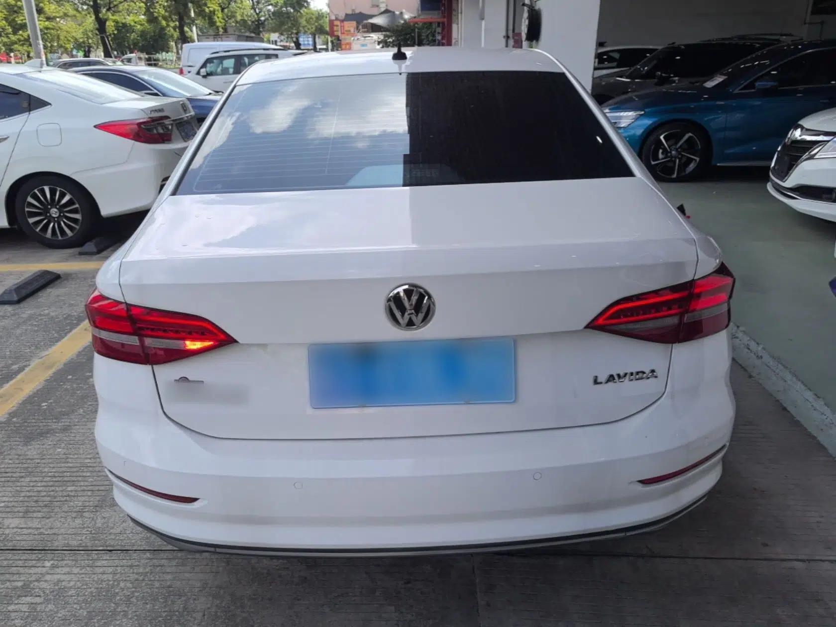 Volkswagen Lavida 2019 1.5L Automatic Comfort Edition China VI Standard — миниатюра 5
