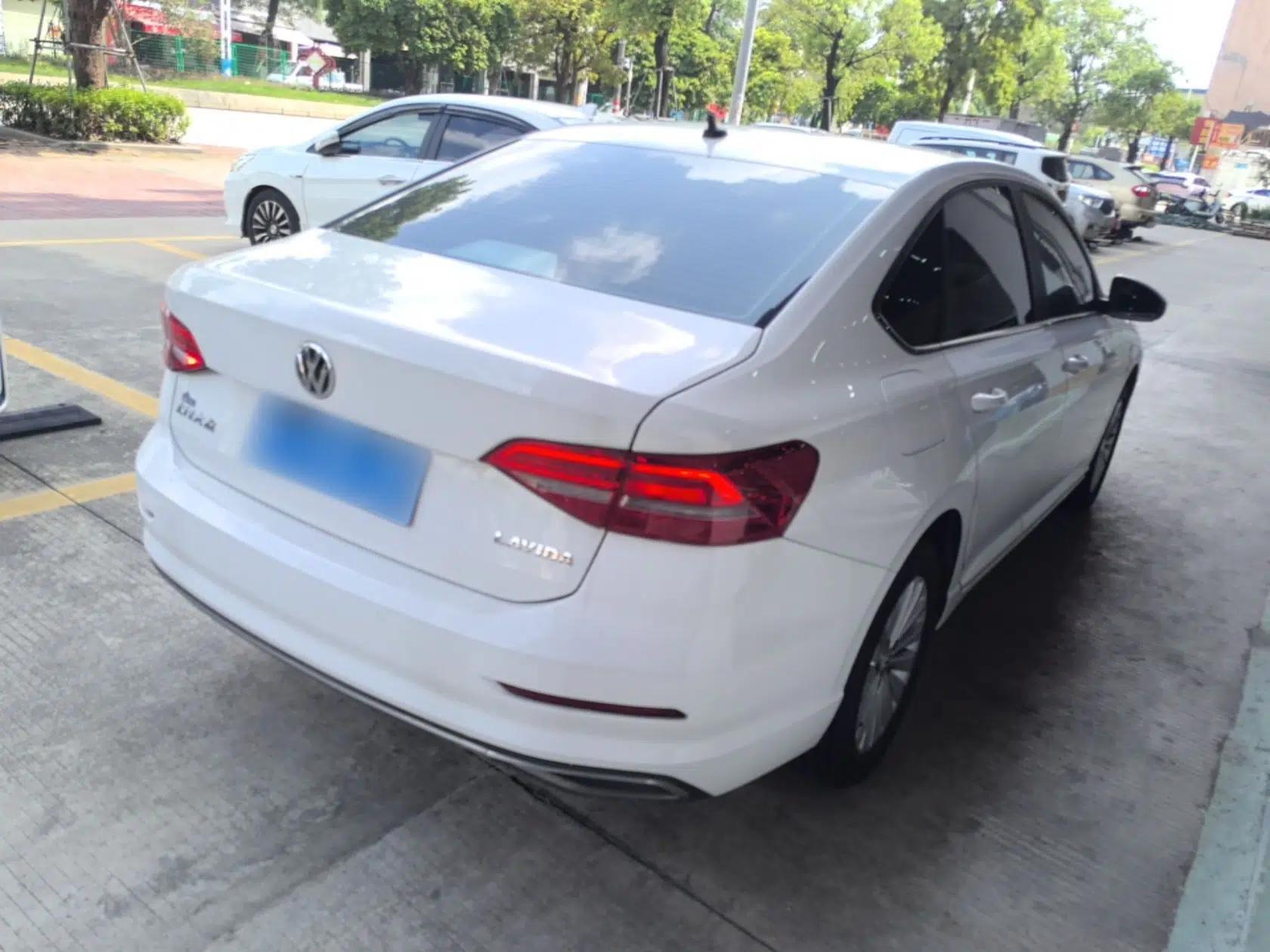 Volkswagen Lavida 2019 1.5L Automatic Comfort Edition China VI Standard — миниатюра 6