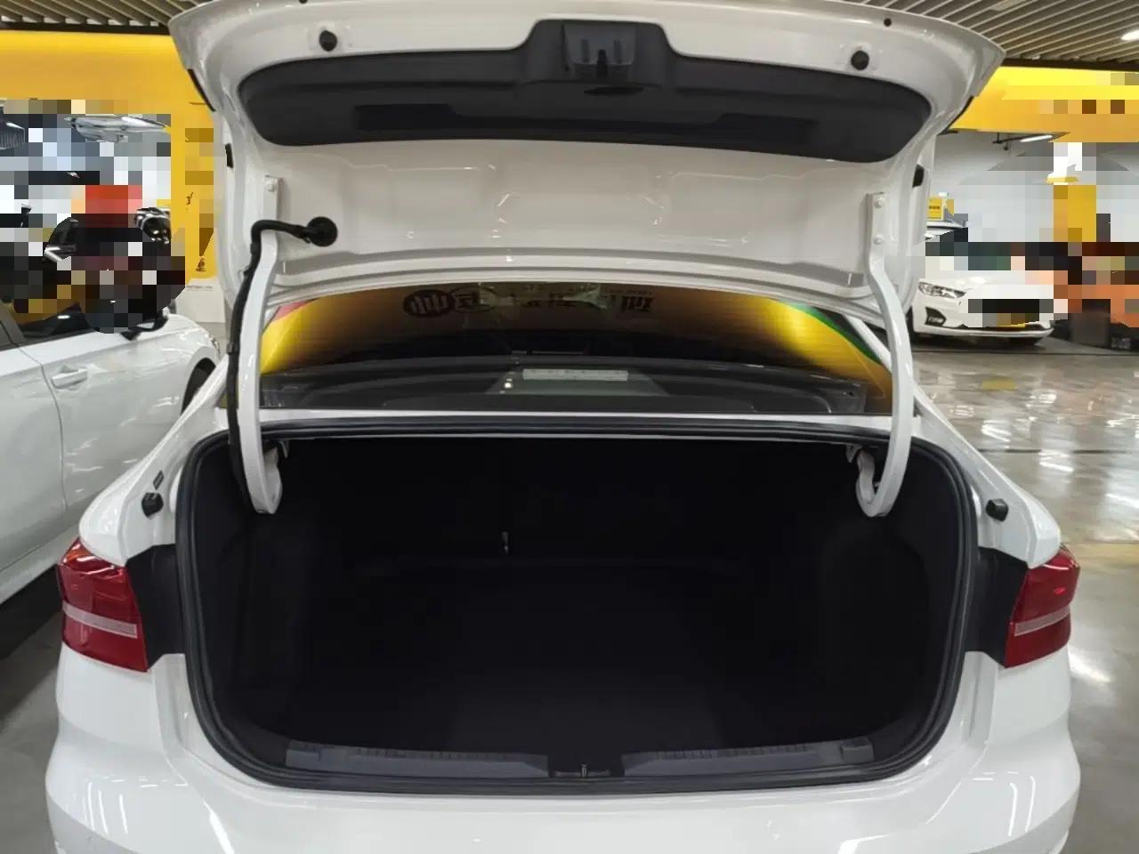 Volkswagen Lavida 2019 1.5L Automatic Comfort Edition China VI Standard — миниатюра 22