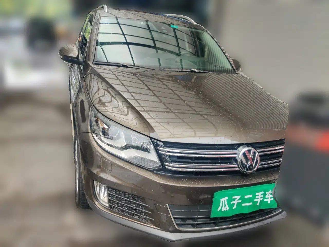 Volkswagen Tiguan 2013 2.0 TSI Automatic All-Wheel-Drive Flagship Edition — миниатюра 2