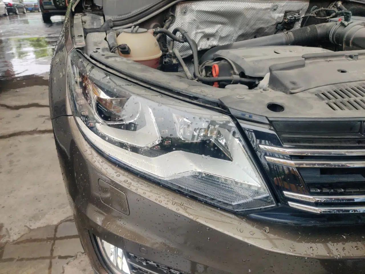 Volkswagen Tiguan 2013 2.0 TSI Automatic All-Wheel-Drive Flagship Edition — миниатюра 7