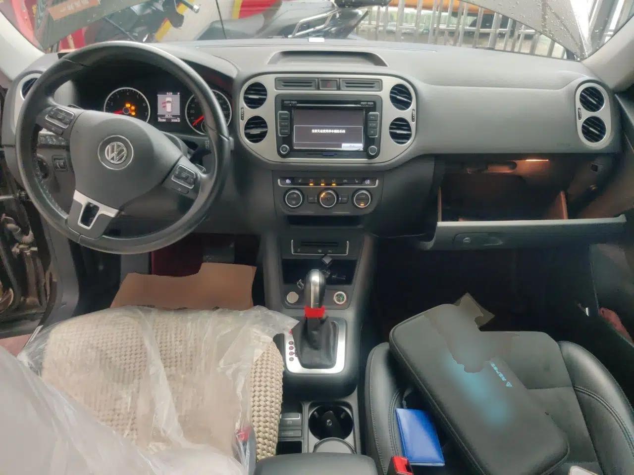 Volkswagen Tiguan 2013 2.0 TSI Automatic All-Wheel-Drive Flagship Edition — миниатюра 9