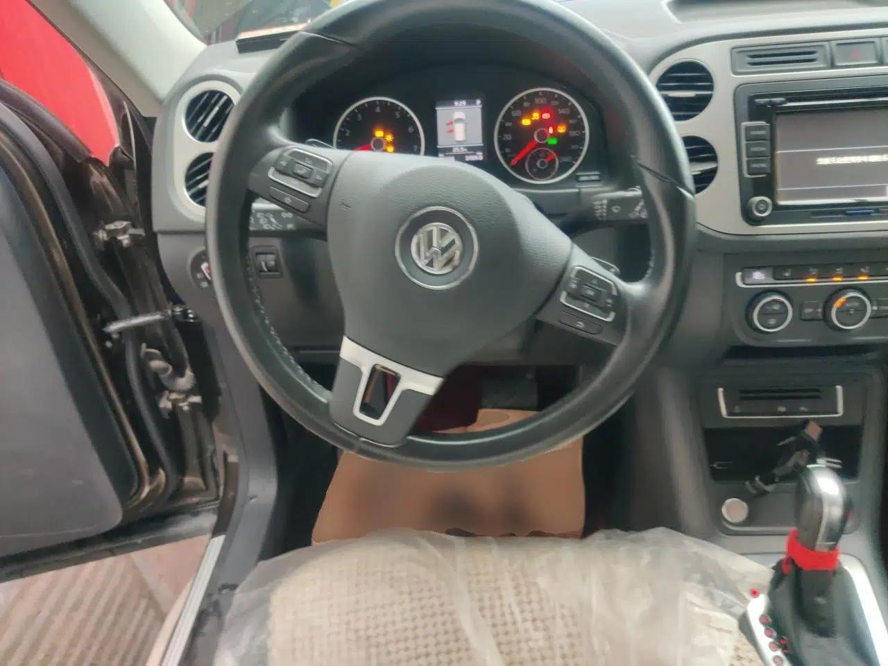 Volkswagen Tiguan 2013 2.0 TSI Automatic All-Wheel-Drive Flagship Edition — миниатюра 10