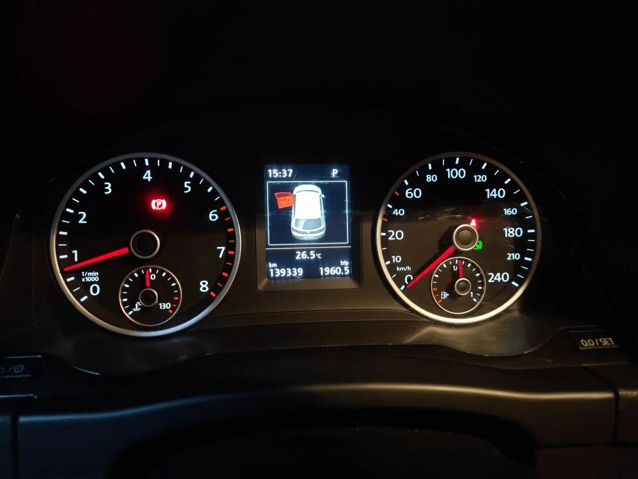 Volkswagen Tiguan 2015 2.0 TSI Automatic All-Wheel Drive Flagship Edition — миниатюра 11
