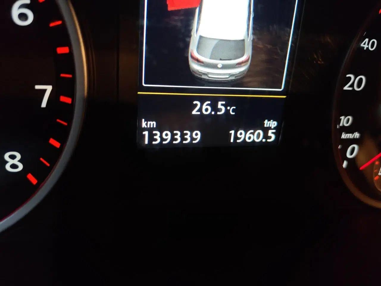 Volkswagen Tiguan 2015 2.0 TSI Automatic All-Wheel Drive Flagship Edition — миниатюра 12