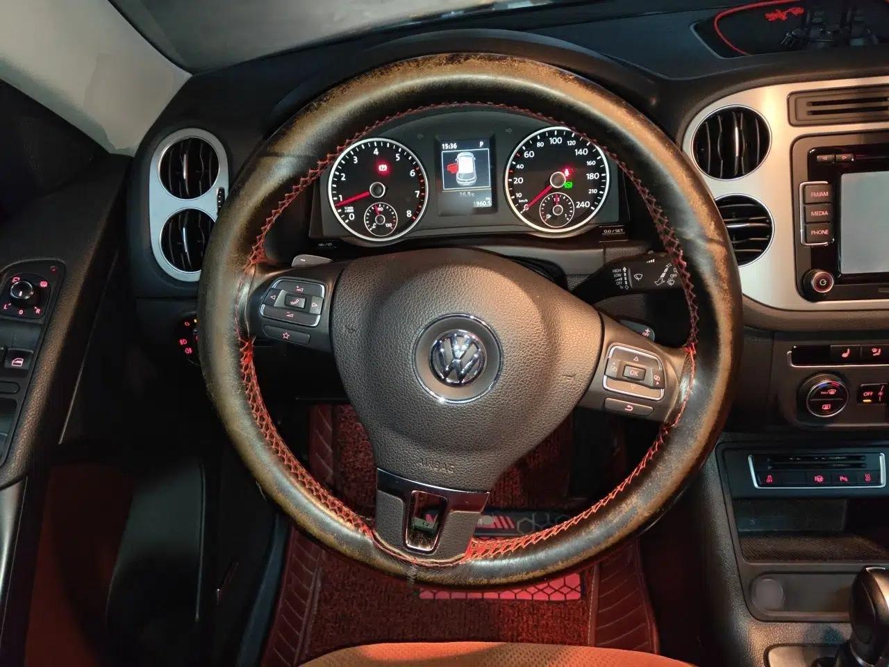 Volkswagen Tiguan 2015 2.0 TSI Automatic All-Wheel Drive Flagship Edition — миниатюра 10