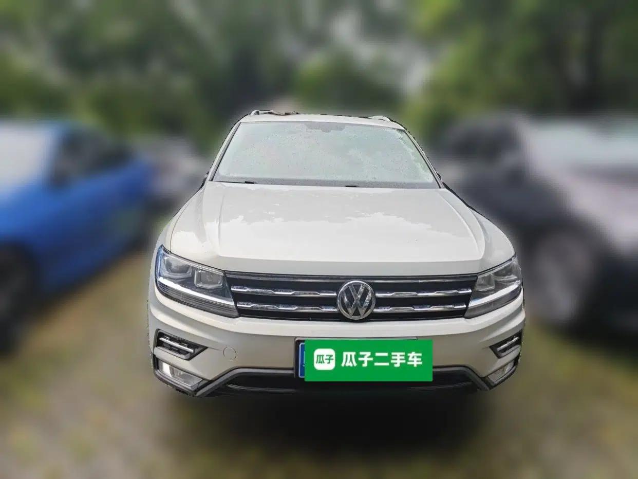 Volkswagen Tiguan L 2018 330TSI Automatic Two-Wheel Drive Luxury Edition — миниатюра 2