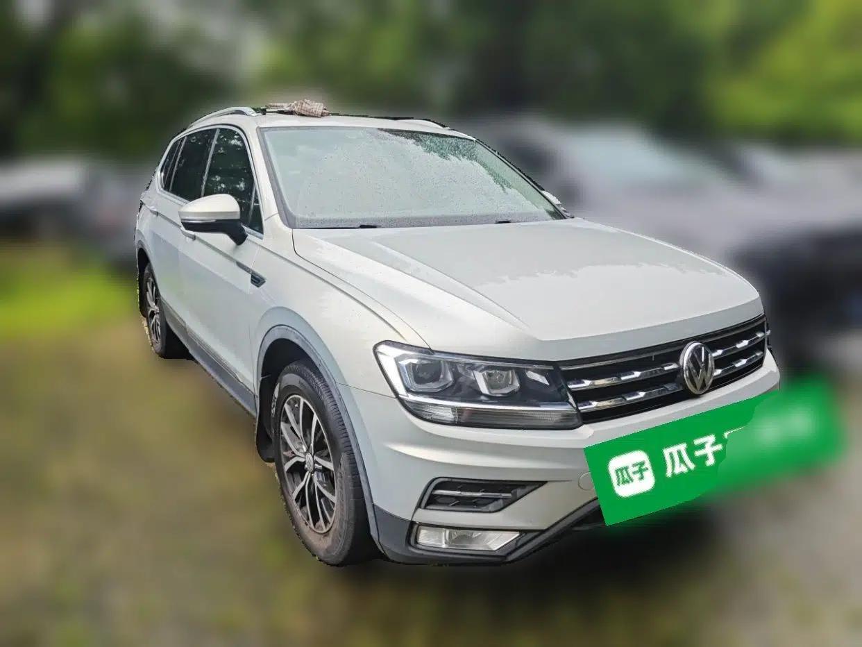 Volkswagen Tiguan L 2018 330TSI Automatic Two-Wheel Drive Luxury Edition — миниатюра 3