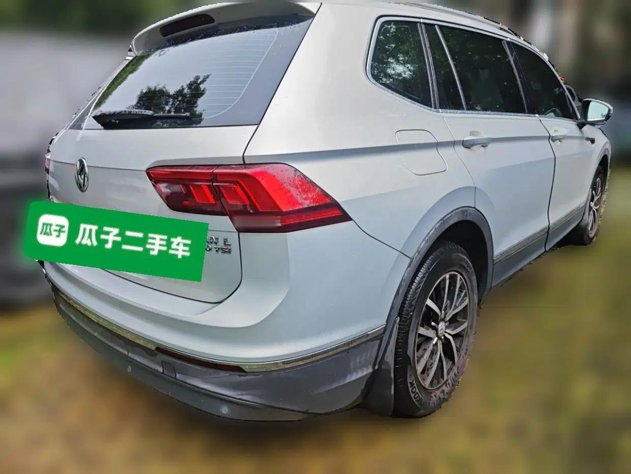 Volkswagen Tiguan L 2018 330TSI Automatic Two-Wheel Drive Luxury Edition — миниатюра 6