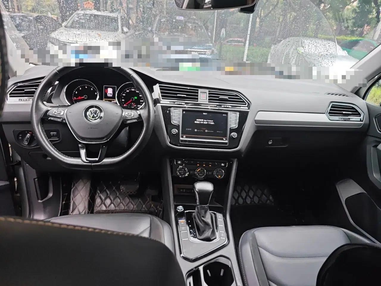 Volkswagen Tiguan L 2018 330TSI Automatic Two-Wheel Drive Luxury Edition — миниатюра 9