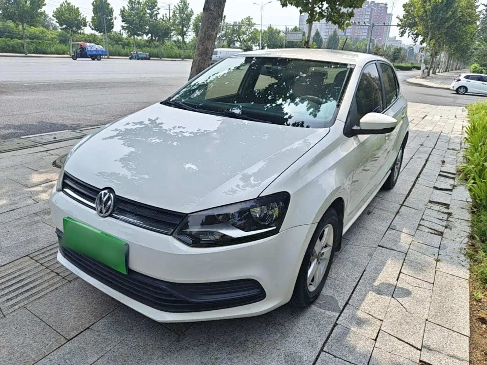 Volkswagen Polo 2014 1.4L Manual Fashion Edition — миниатюра 1