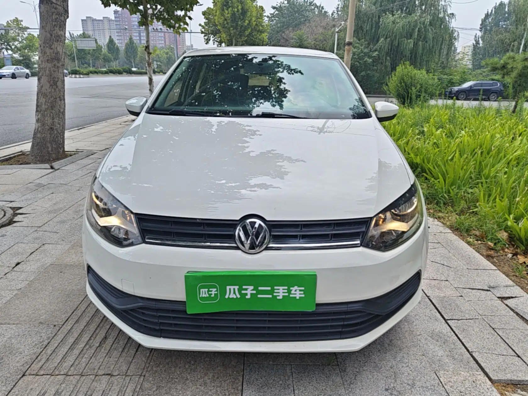 Volkswagen Polo 2014 1.4L Manual Fashion Edition — миниатюра 2
