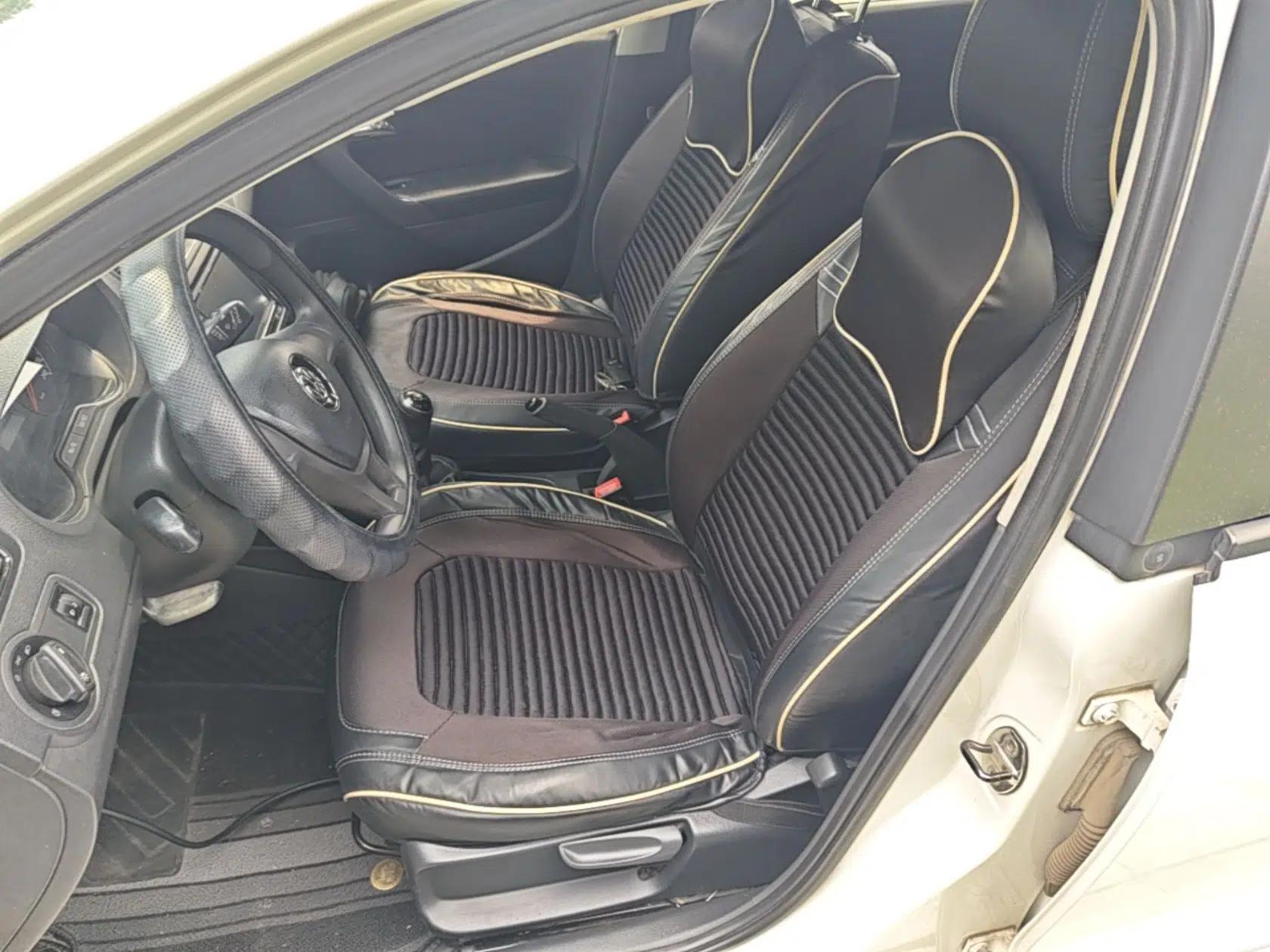 Volkswagen Polo 2014 1.4L Manual Fashion Edition — миниатюра 17
