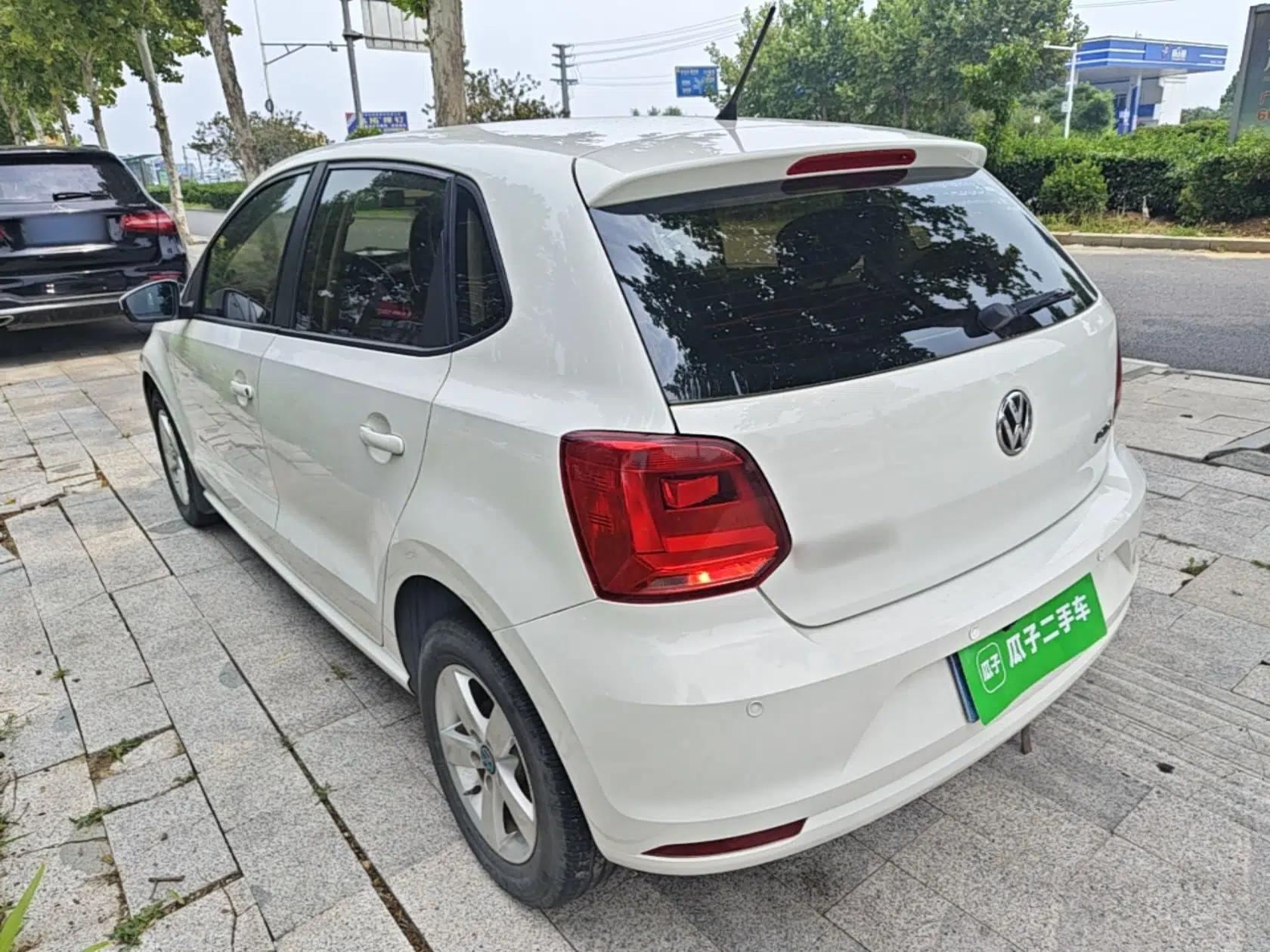 Volkswagen Polo 2014 1.4L Manual Fashion Edition — миниатюра 4