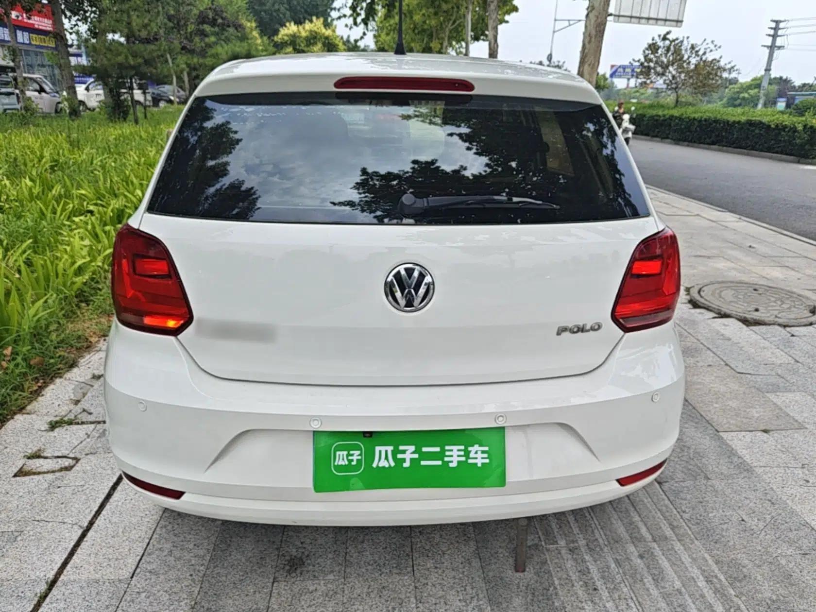 Volkswagen Polo 2014 1.4L Manual Fashion Edition — миниатюра 5