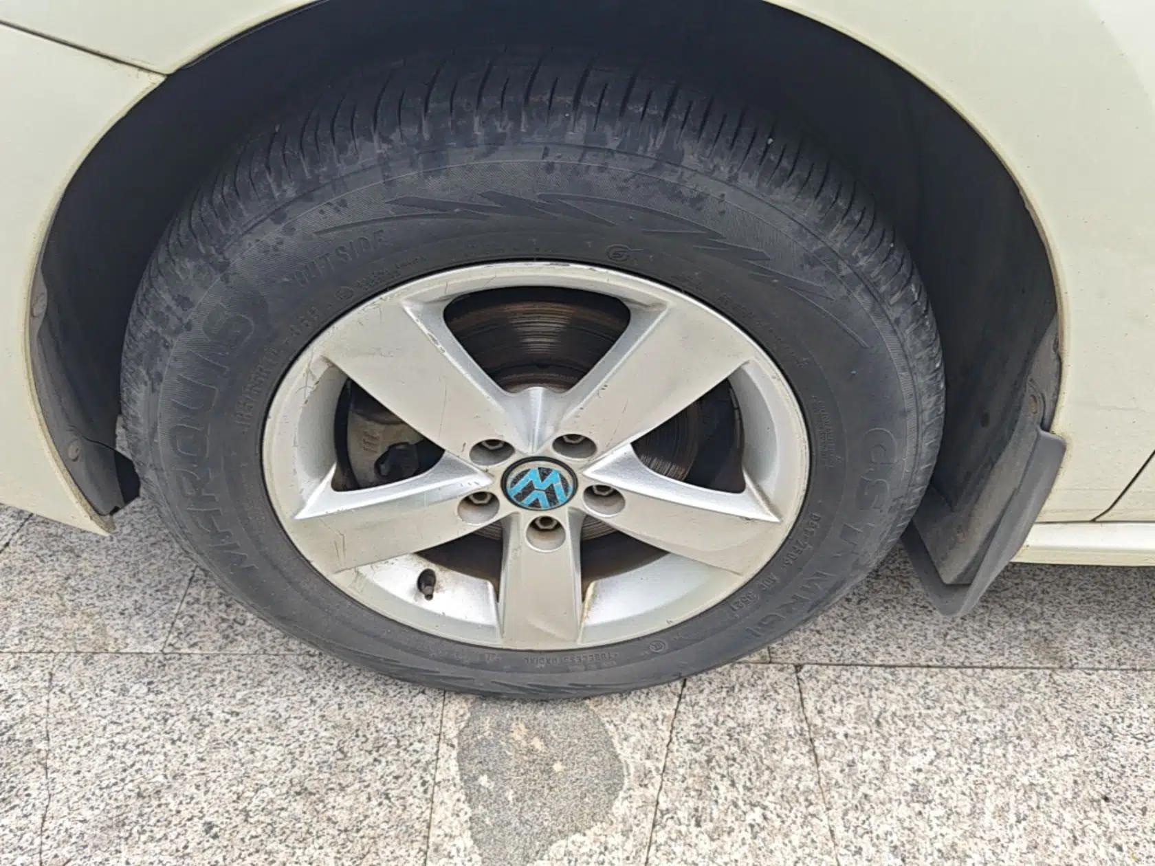 Volkswagen Polo 2014 1.4L Manual Fashion Edition — миниатюра 10