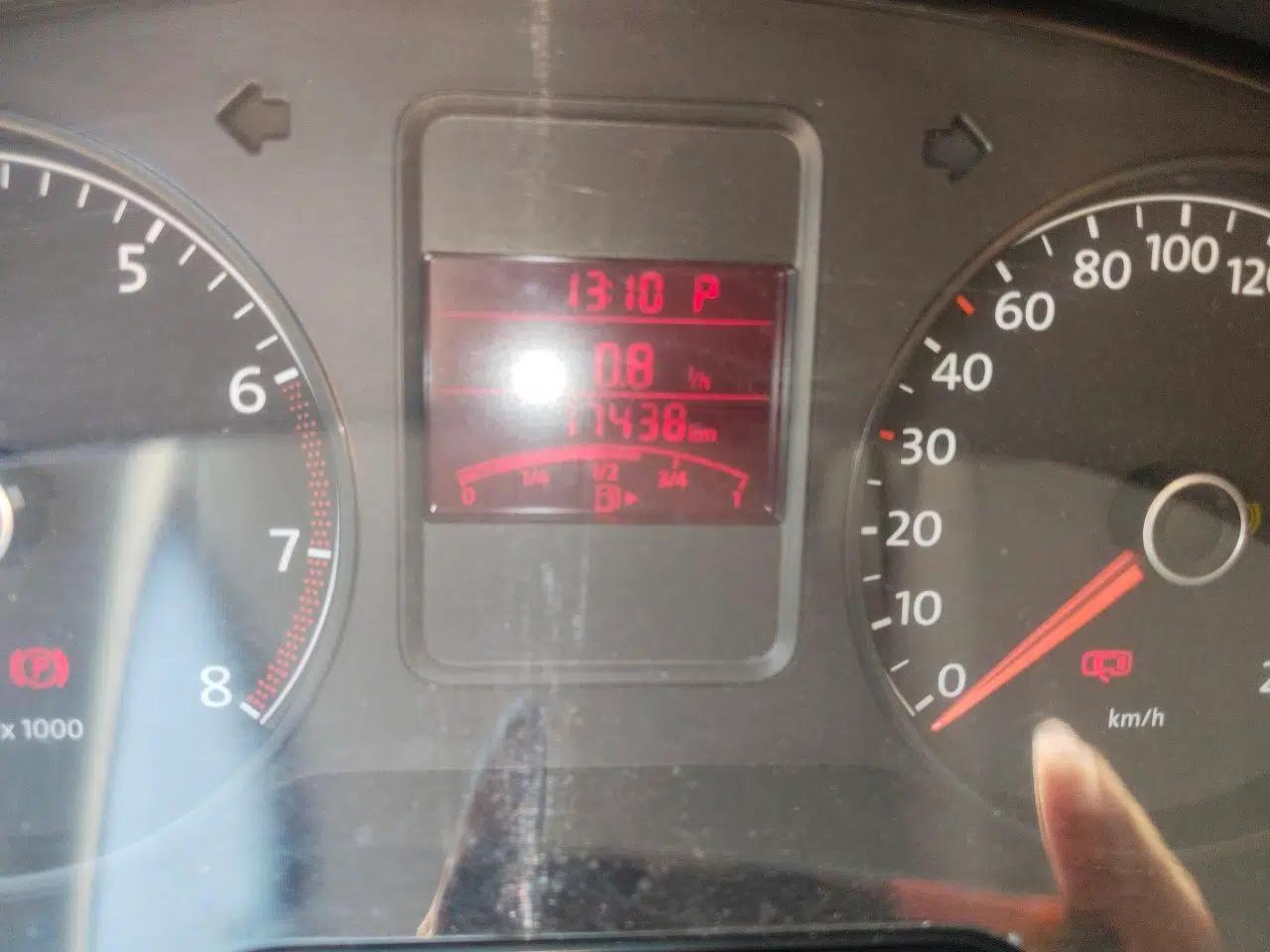 Volkswagen Polo 2011 1.6L Automatic ZhiKu Edition — миниатюра 12