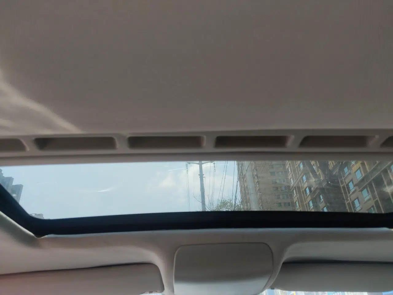 Volkswagen Polo 2011 1.6L Automatic ZhiKu Edition — миниатюра 18