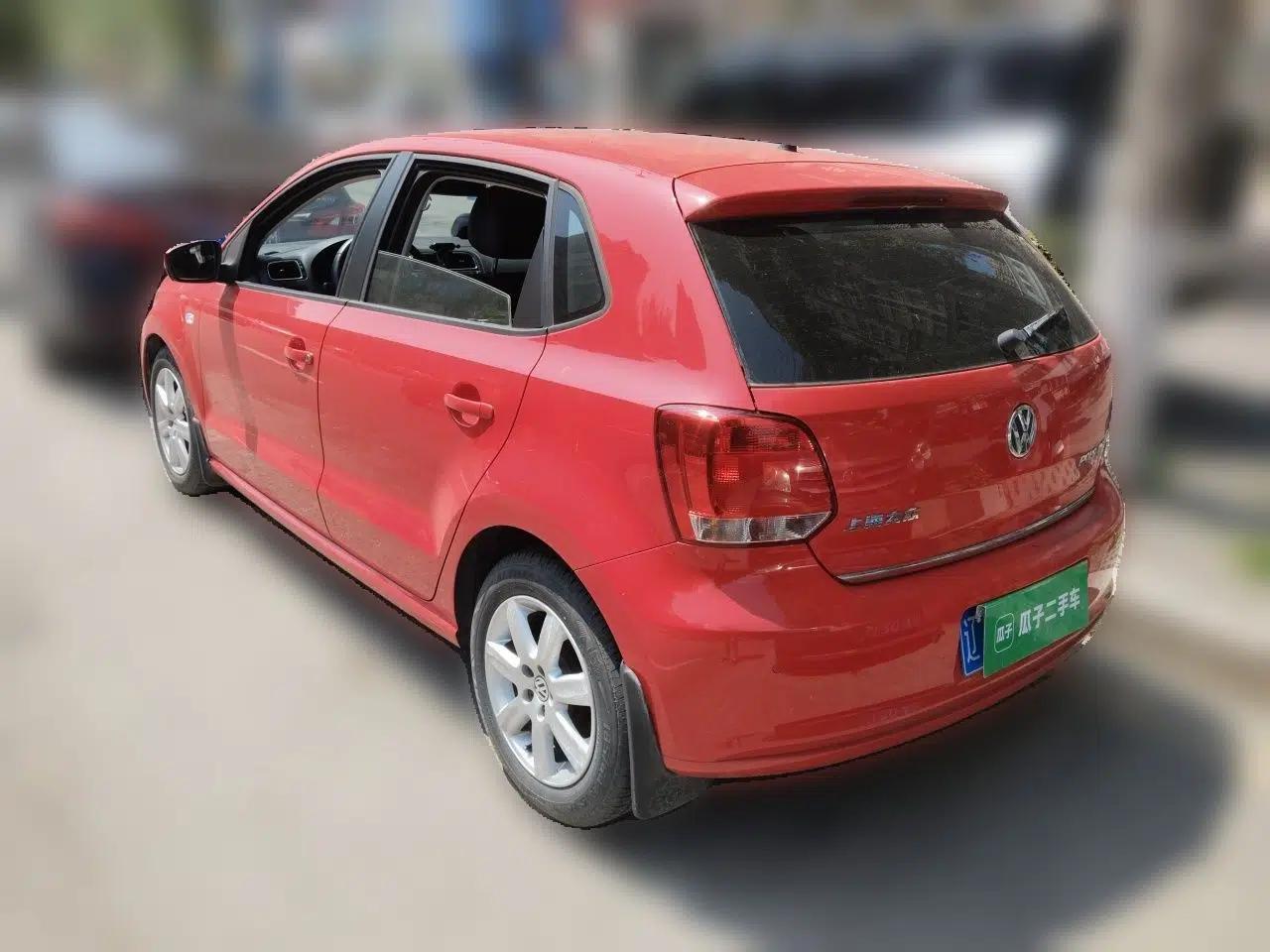 Volkswagen Polo 2011 1.6L Automatic ZhiKu Edition — миниатюра 4