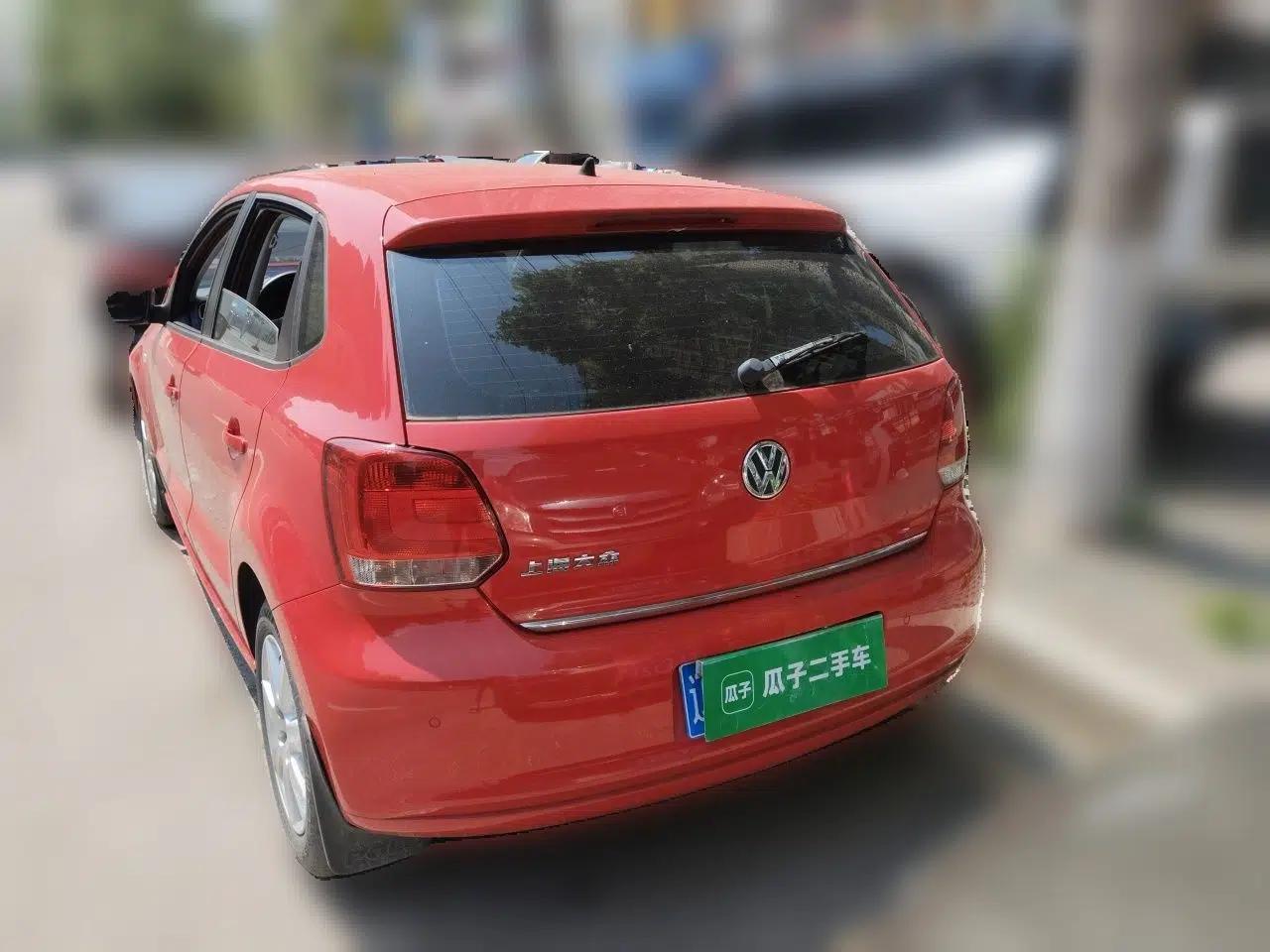 Volkswagen Polo 2011 1.6L Automatic ZhiKu Edition — миниатюра 5