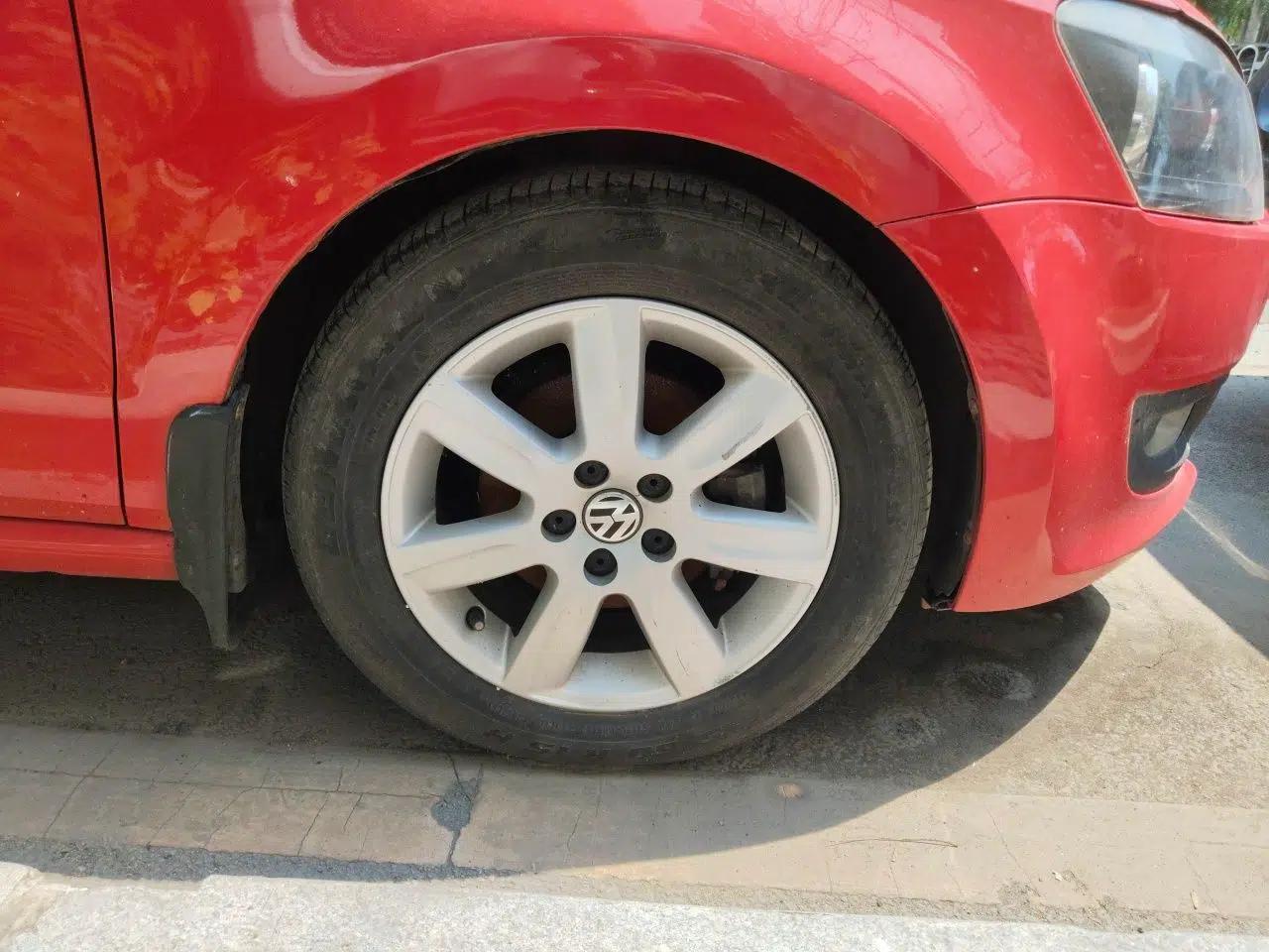 Volkswagen Polo 2011 1.6L Automatic ZhiKu Edition — миниатюра 8
