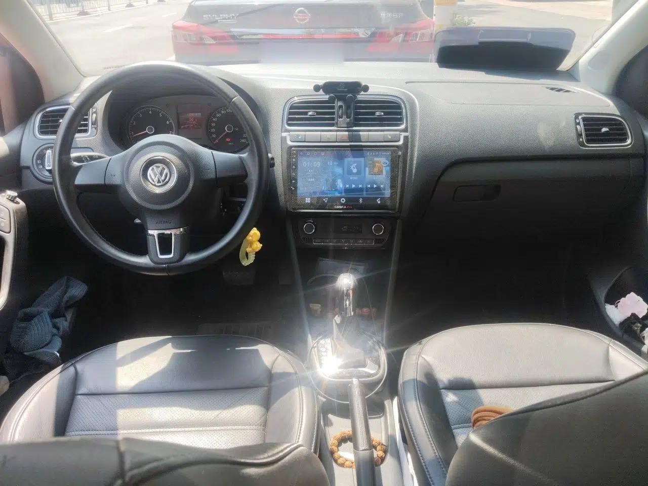 Volkswagen Polo 2011 1.6L Automatic ZhiKu Edition — миниатюра 9