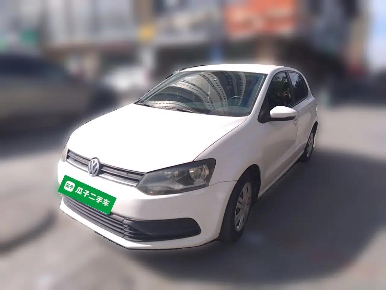 Volkswagen Polo 2016 1.4L Automatic Trendy Model — миниатюра 1