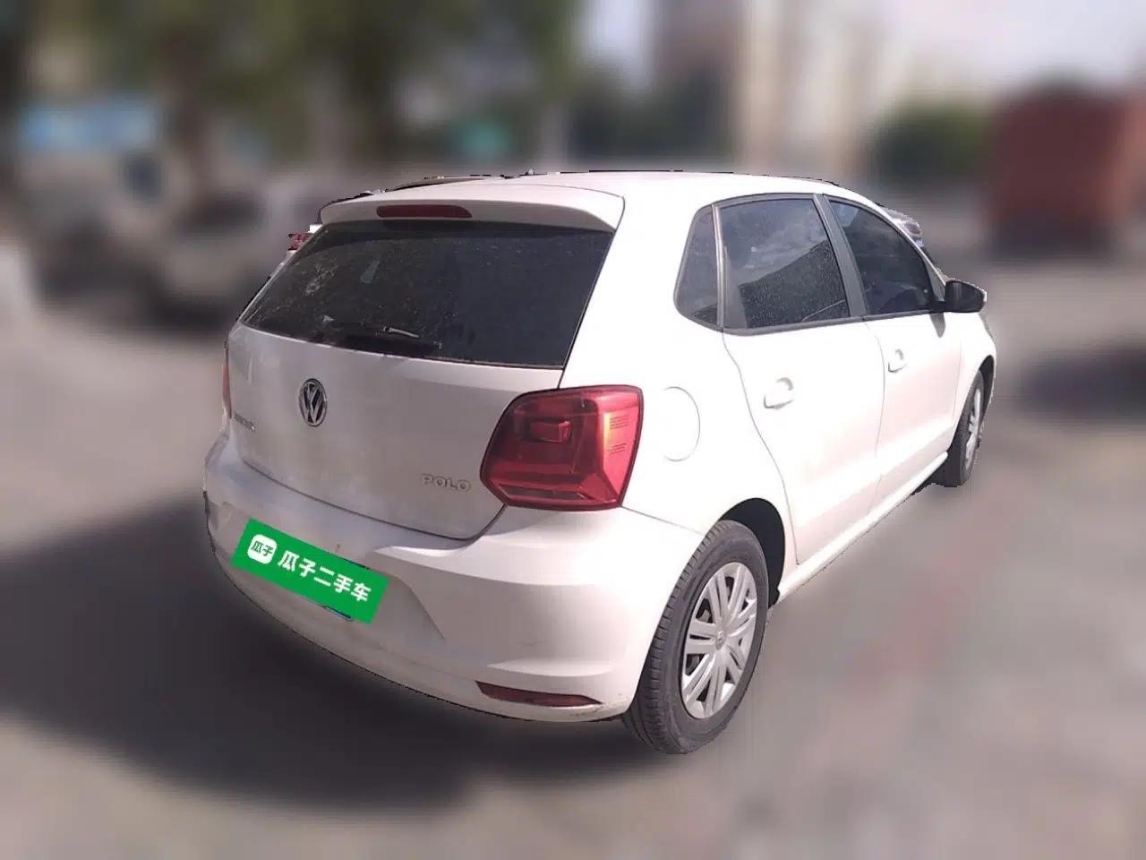 Volkswagen Polo 2016 1.4L Automatic Trendy Model — миниатюра 6