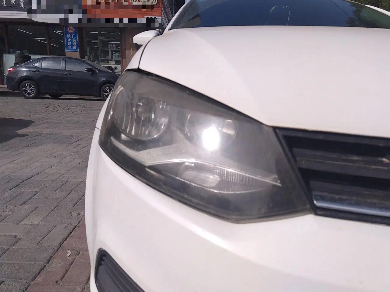Volkswagen Polo 2016 1.4L Automatic Trendy Model — миниатюра 7