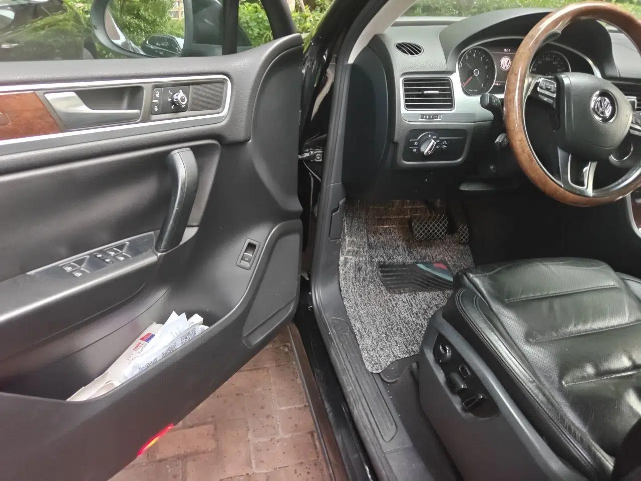 Volkswagen Touareg 2011 3.0 TSI High-End Version — миниатюра 16