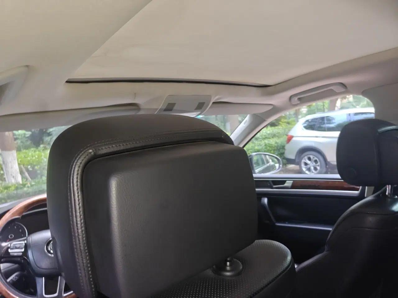 Volkswagen Touareg 2011 3.0 TSI High-End Version — миниатюра 18