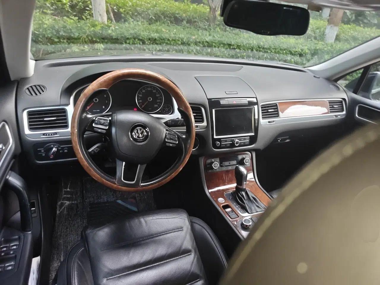 Volkswagen Touareg 2011 3.0 TSI High-End Version — миниатюра 9