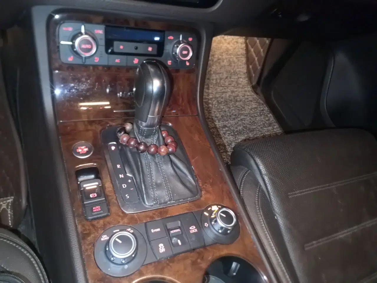 Volkswagen Touareg 2011 3.0 TSI Hybrid — миниатюра 14