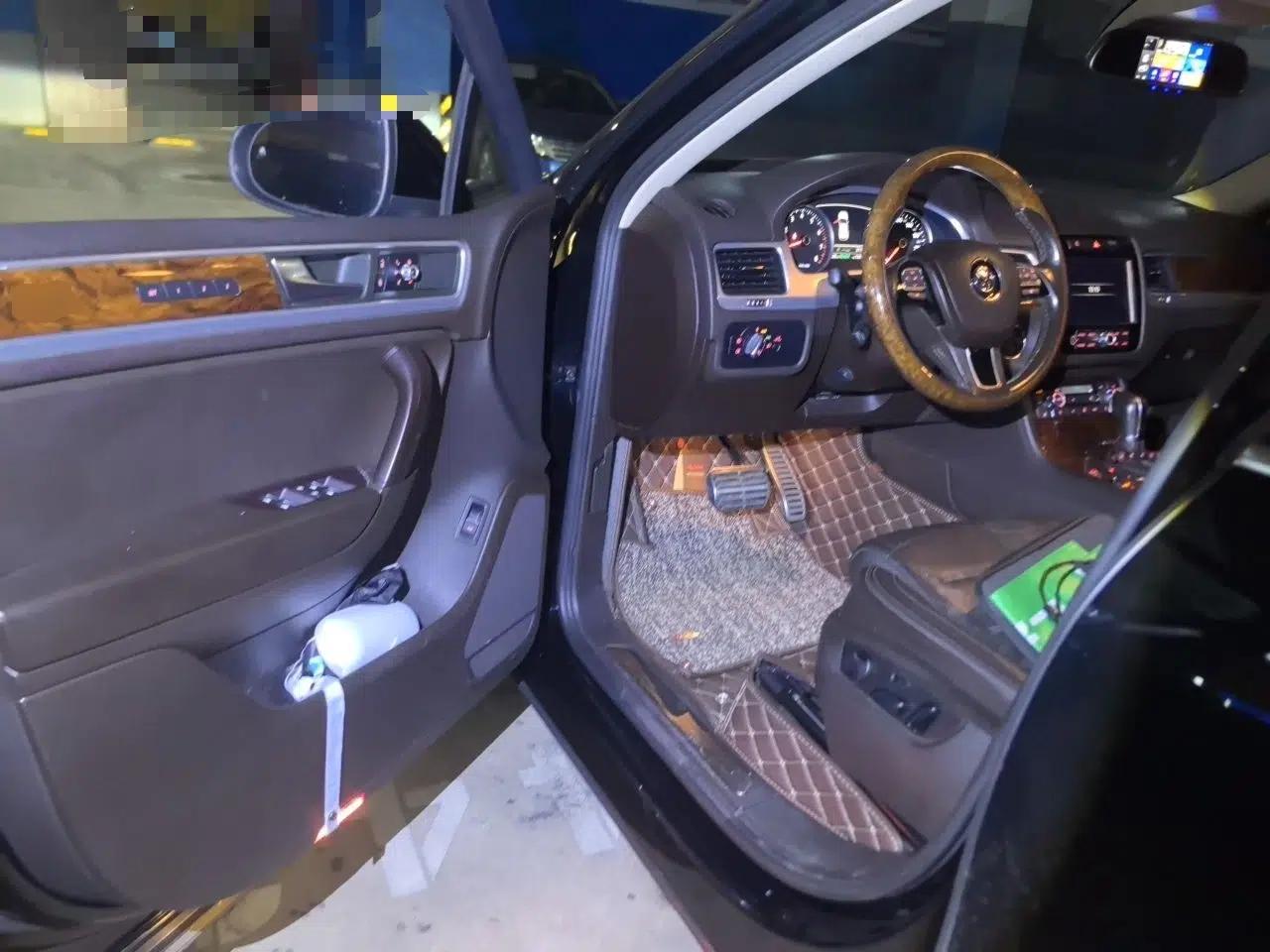 Volkswagen Touareg 2011 3.0 TSI Hybrid — миниатюра 16