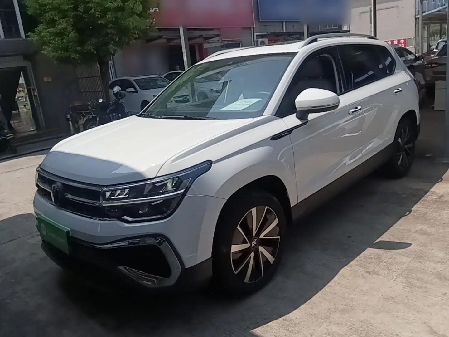 Volkswagen Tharu 2023 300TSI Two-Wheel-Drive Moonlight Edition — миниатюра 1