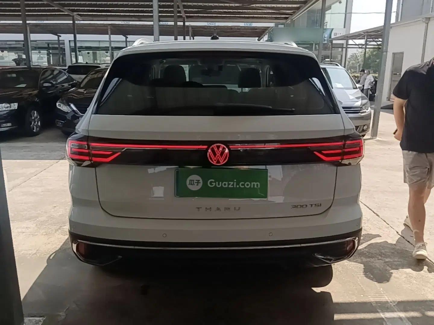Volkswagen Tharu 2023 300TSI Two-Wheel-Drive Moonlight Edition — миниатюра 5