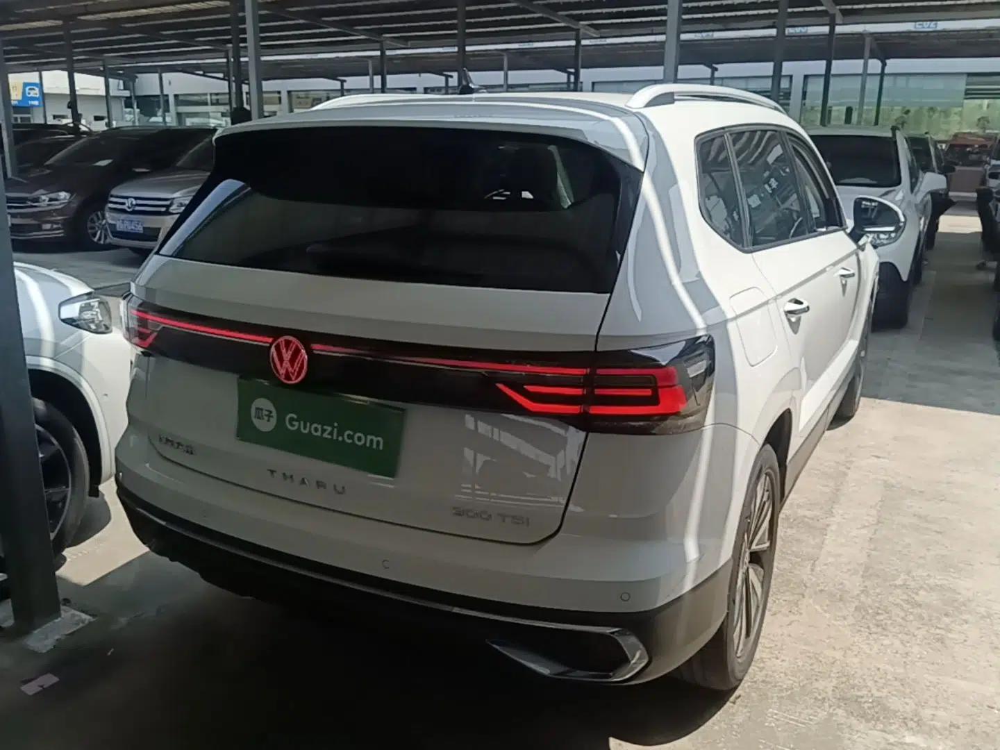 Volkswagen Tharu 2023 300TSI Two-Wheel-Drive Moonlight Edition — миниатюра 6