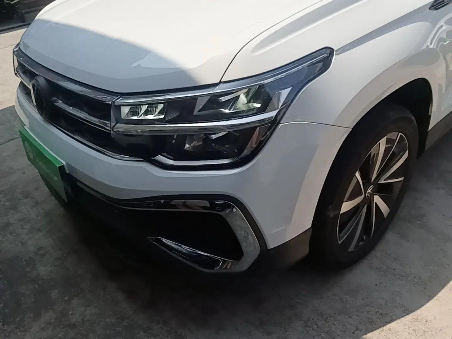 Volkswagen Tharu 2023 300TSI Two-Wheel-Drive Moonlight Edition — миниатюра 8