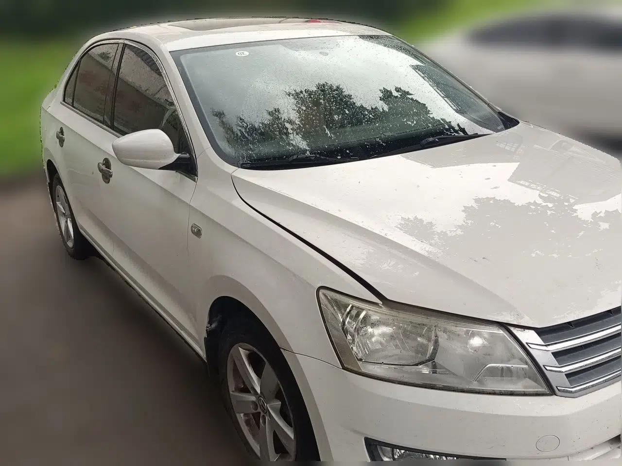 Volkswagen Santana 2013 1.6L Manual Comfort Edition — миниатюра 3