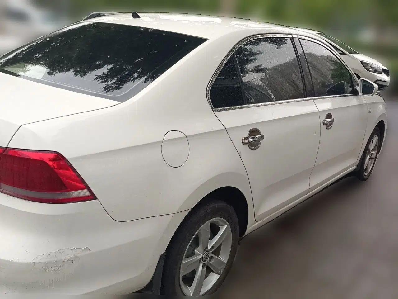 Volkswagen Santana 2013 1.6L Manual Comfort Edition — миниатюра 6