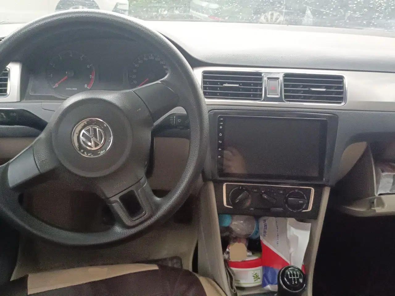 Volkswagen Santana 2013 1.6L Manual Comfort Edition — миниатюра 9