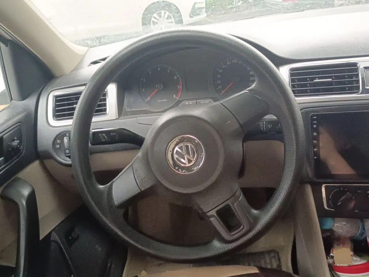 Volkswagen Santana 2013 1.6L Manual Comfort Edition — миниатюра 10