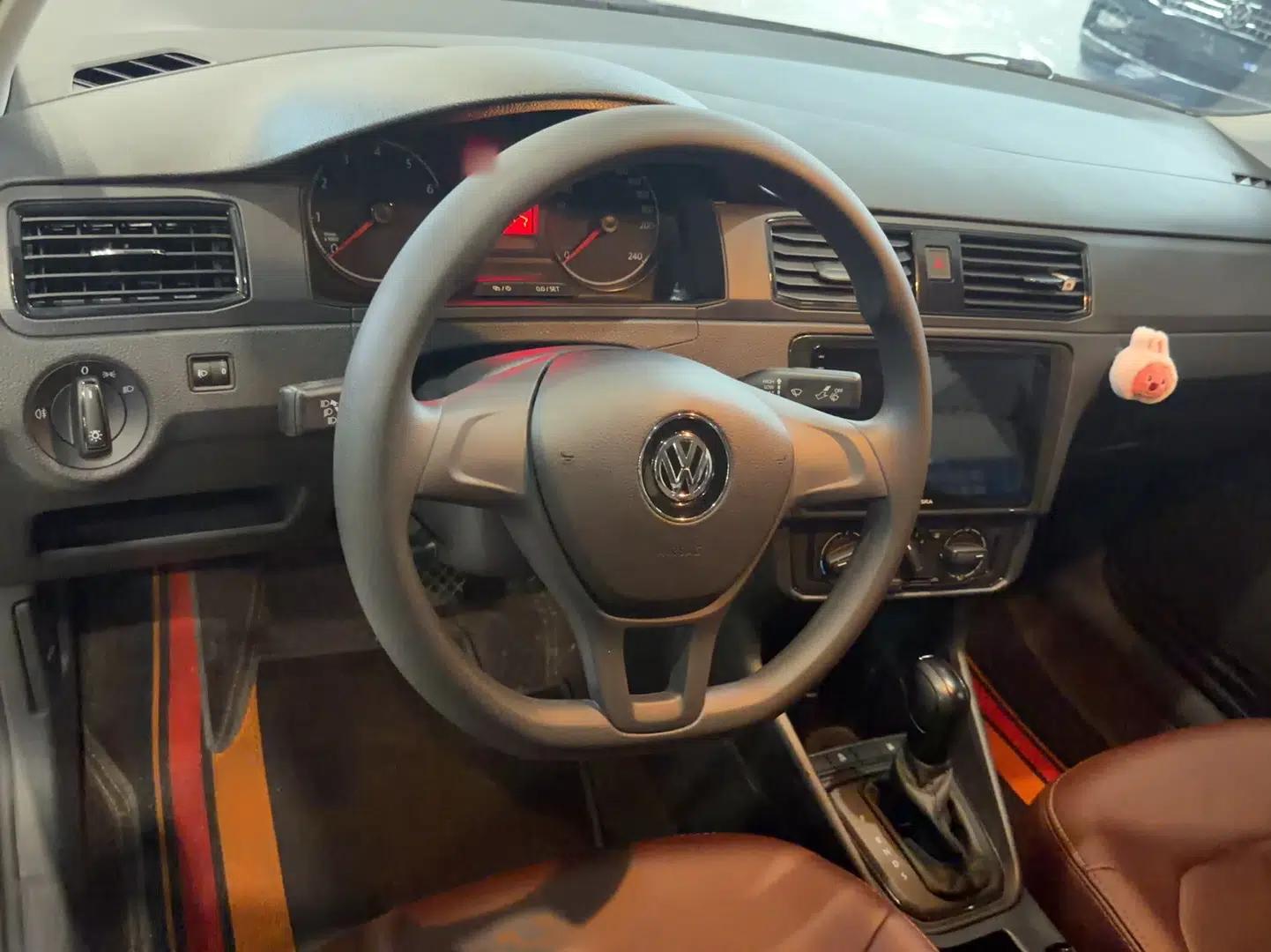 Volkswagen Santana 2021 1.5L Automatic Fashion Edition — миниатюра 7