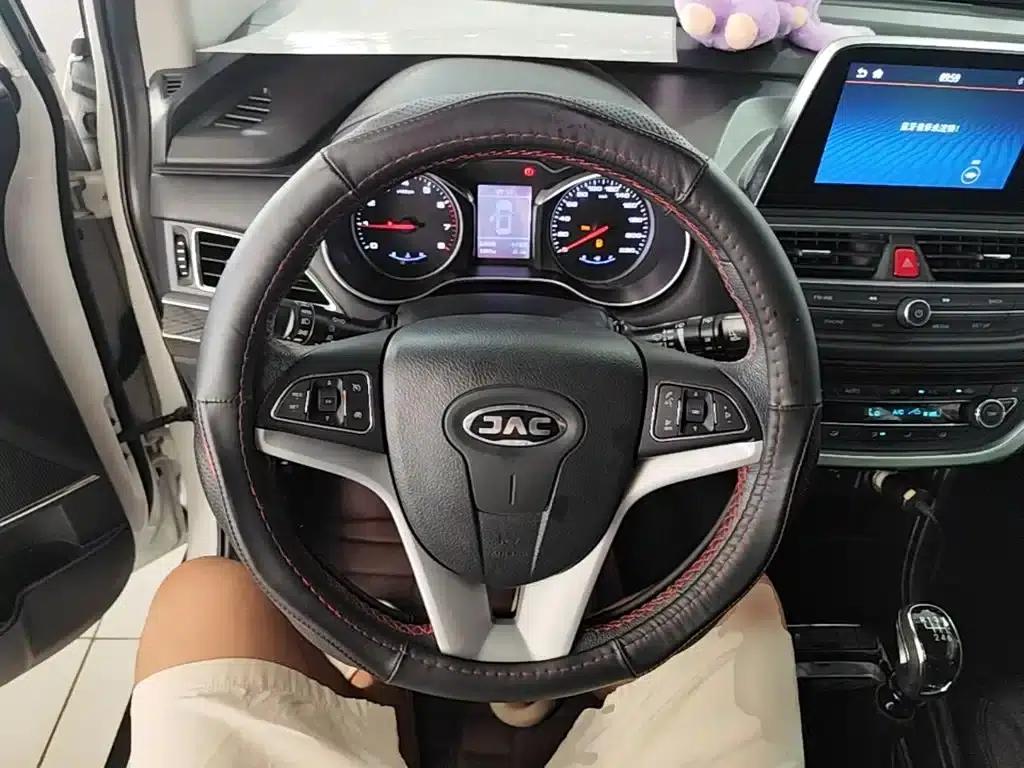 Refine S3 2017 1.5L Manual Deluxe Smart Edition — миниатюра 11