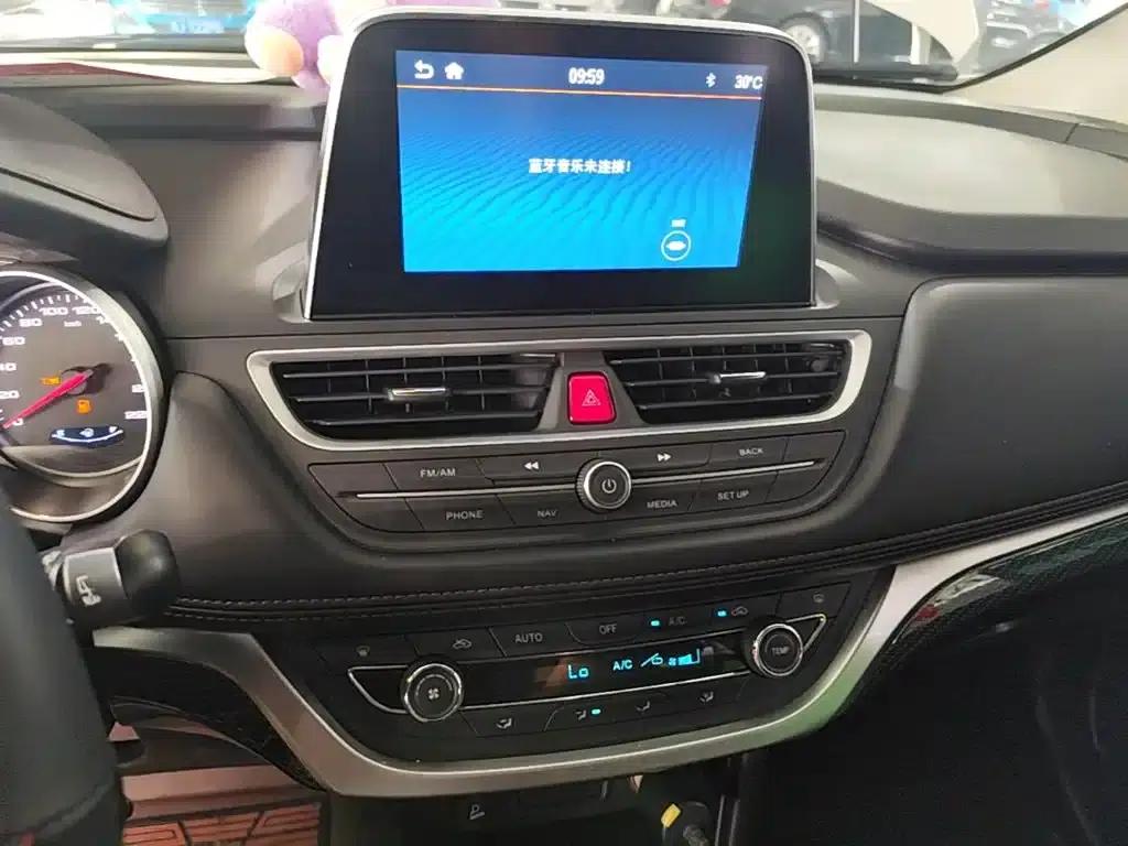 Refine S3 2017 1.5L Manual Deluxe Smart Edition — миниатюра 13