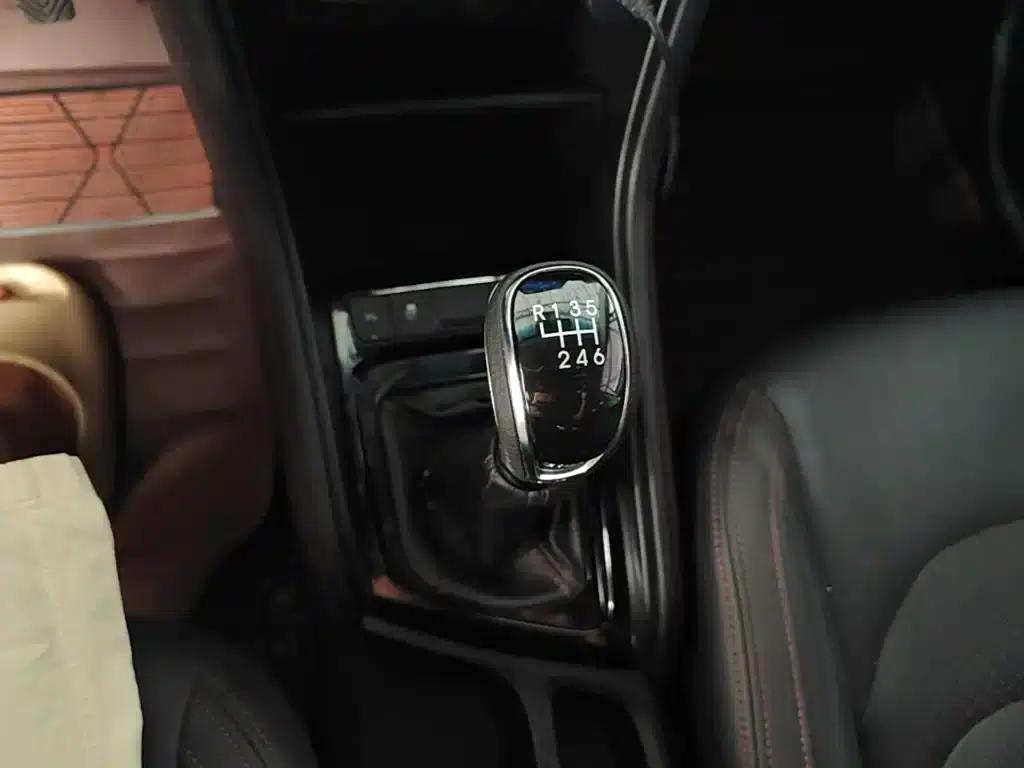 Refine S3 2017 1.5L Manual Deluxe Smart Edition — миниатюра 14