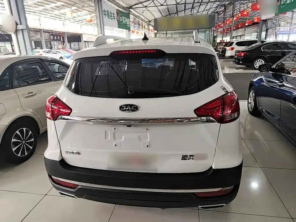 Refine S3 2017 1.5L Manual Deluxe Smart Edition — миниатюра 6