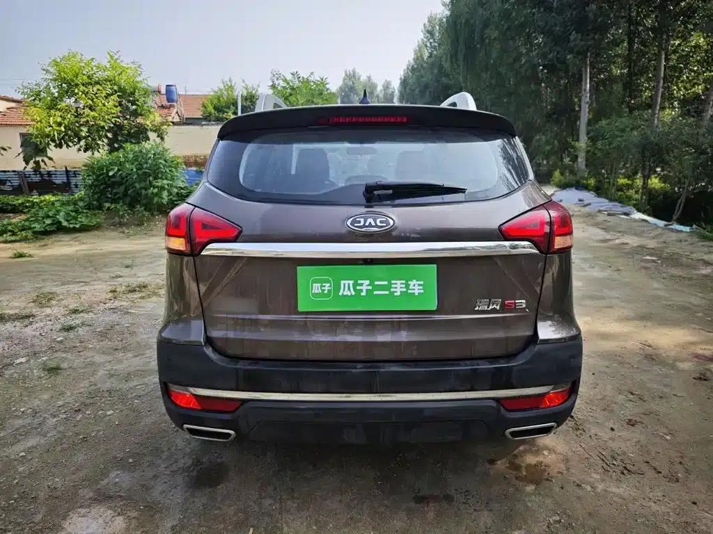 Refine S3 2017 1.6L Manual Deluxe Smart Edition — миниатюра 6