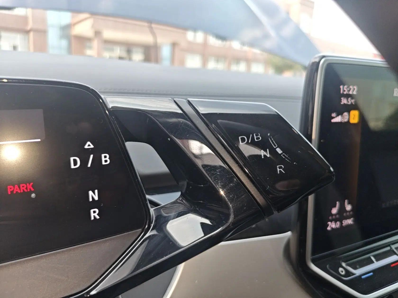 Volkswagen ID.6 CROZZ 2022 Long-Range PRO Edition — миниатюра 16