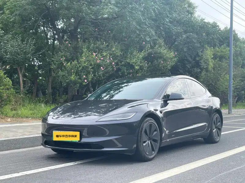Model 3 2023 Rear-Wheel Drive — миниатюра 1